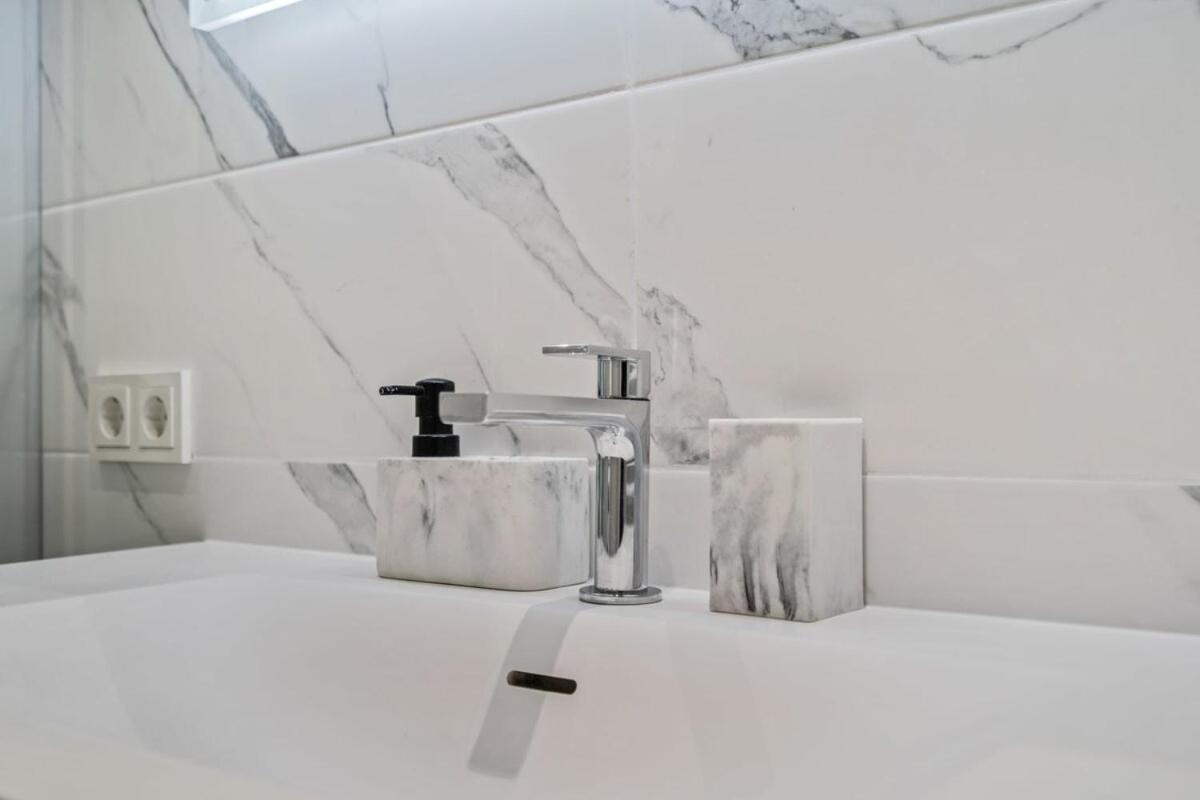 לוקסמבורג Appartement De Luxe 1 Chambre A Coucher, Centre Commercial, Piscine Et Fitness מראה חיצוני תמונה