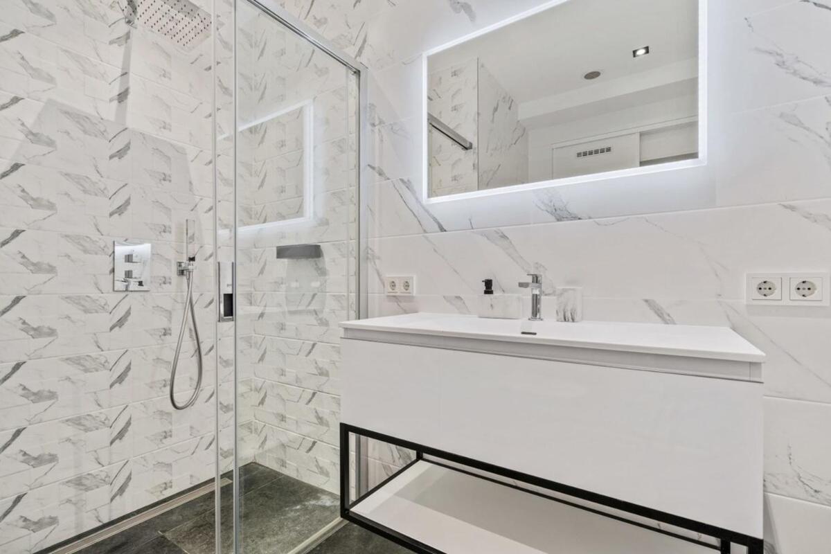 לוקסמבורג Appartement De Luxe 1 Chambre A Coucher, Centre Commercial, Piscine Et Fitness מראה חיצוני תמונה